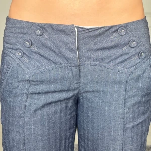 Kostymbyxor - midjemått: 37cm rakt över, innerbenslängd: 82cm 💗 