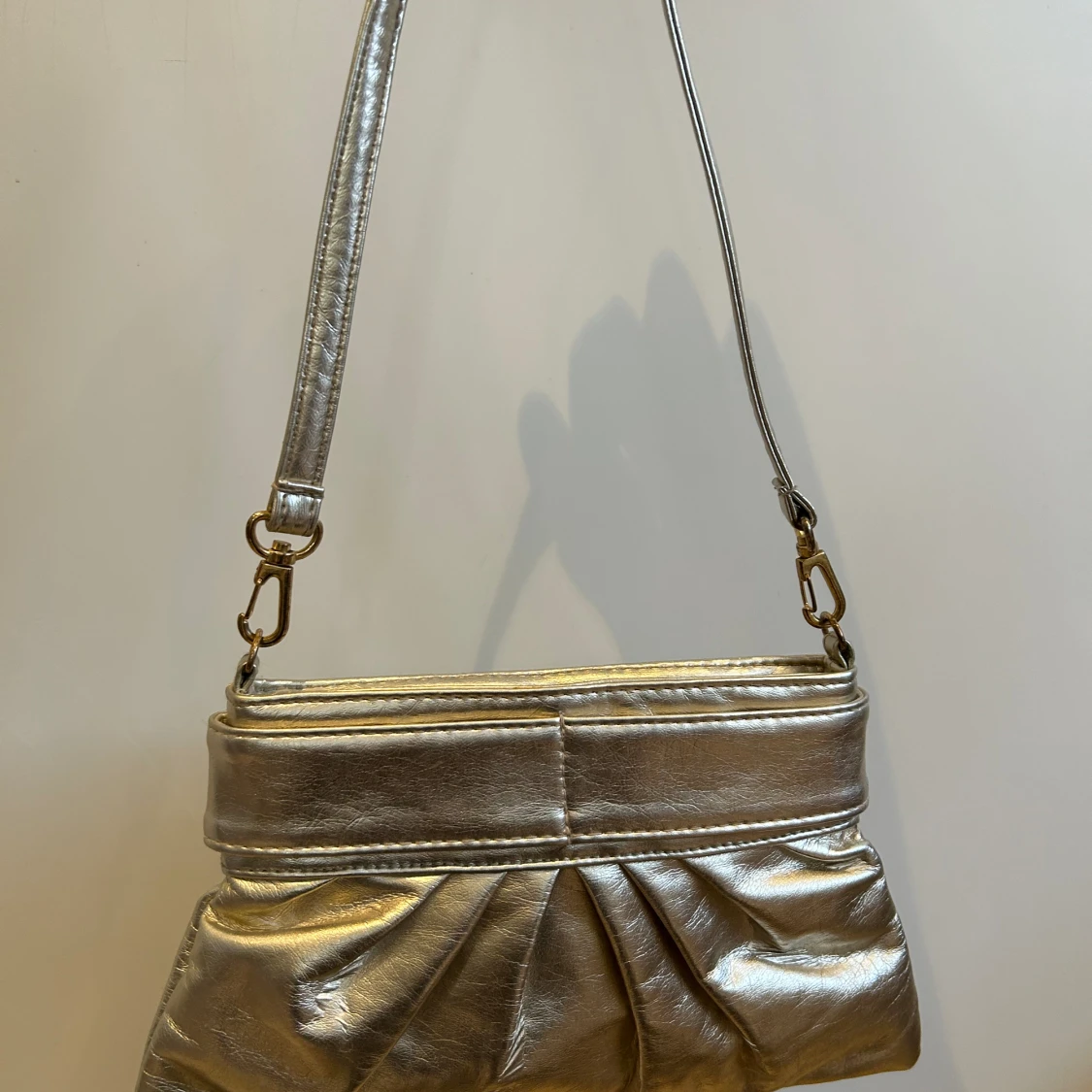 Silvrig väska - 90