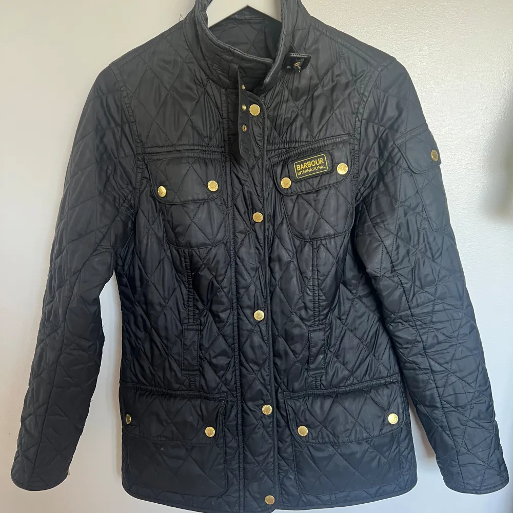 Barbour jacka storlek 36. Utan bälte. Jackor.