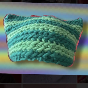 CAT BEANIE - Grönrandig catbeanie som är virkad!