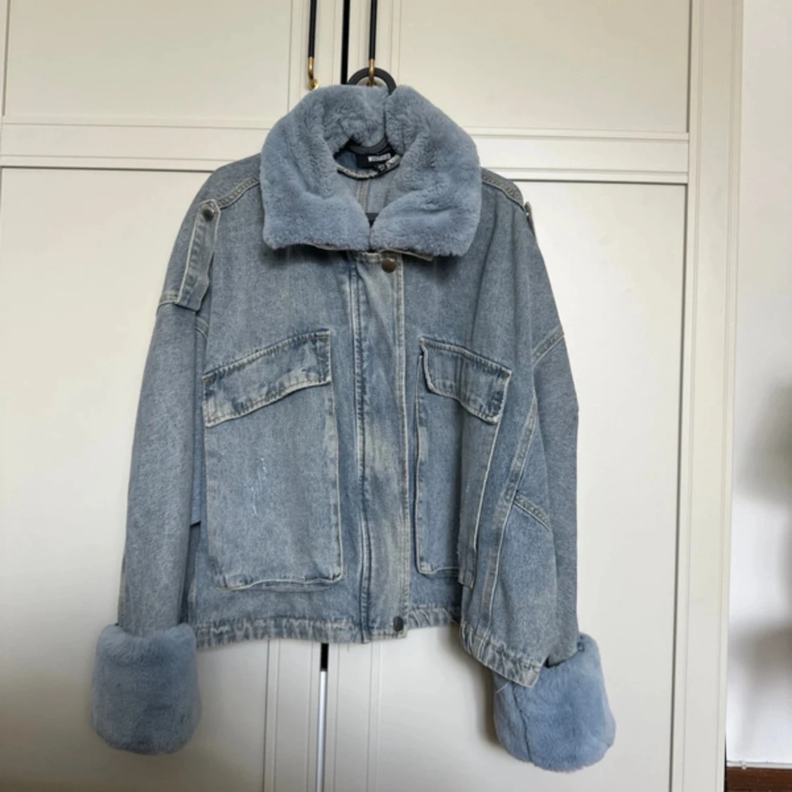 Jeansjacka med päls