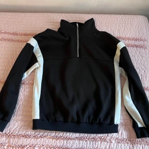 Svart och vid tröja - Väldigt skön o mysig tröja 