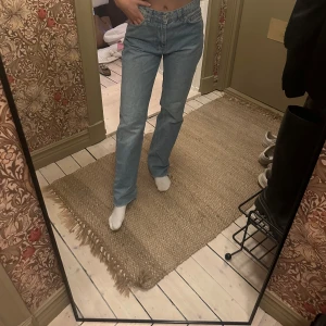 Jeans dilvin blue  - Perfekta blåa jeans i Storlek 36 Knappt använda  