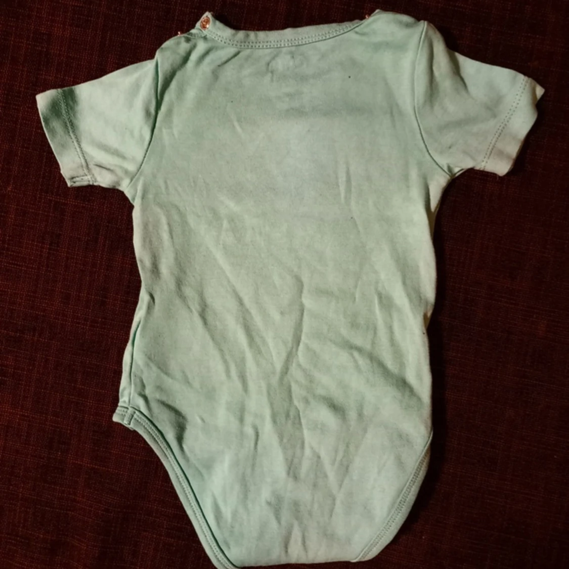 Kortärmad body strl. 6-9 mån - 90