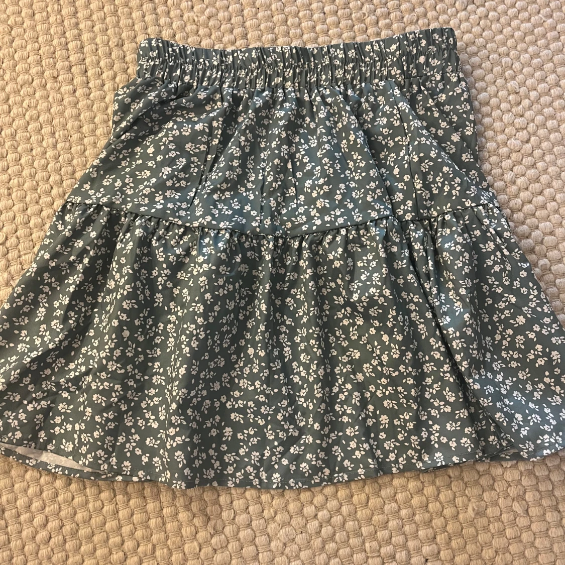 3 st söta sommarkjolar  - 90