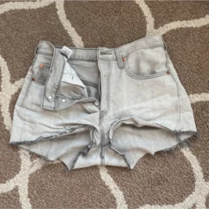 Levis jeansshorts - Knappt använda 