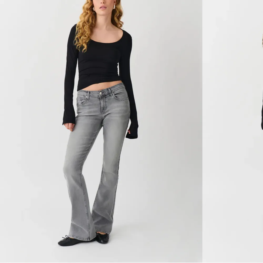 Helt nya Lågmidjade bootcut jeans från Gina tricot som knappt är amvända🥰 ny pris 500 . Jeans & Byxor.