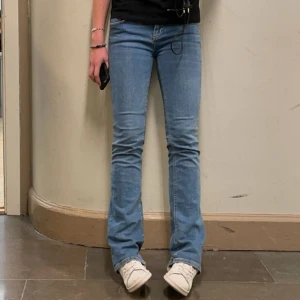 Jeans  - Lågmidjade och bootcut jeans från zara