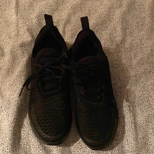 Nike air Max 270 - Säljer Nike air Max 270 inte jätte använda. Skik 8/10