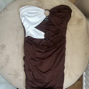 Klänning  - tight klänning från Shein, endast testad🤎