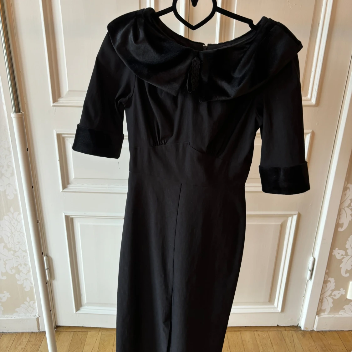 Svart klänning, Stop Staring! - 93