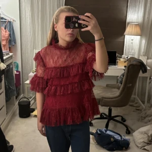 By malina blus - Säljer denna jätte fina by malina blus i toppen skick