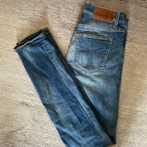 Tiger of Sweden jeans - Säljer nu dessa tiger of Sweden jeans i nyskick. Modellen är 180cm. Bara att höra av er vid frågor eller funderingar.