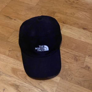 Keps - The north face keps, oanvänd. One size  Unisex Pris kan diskuteras vid snabbaffär.