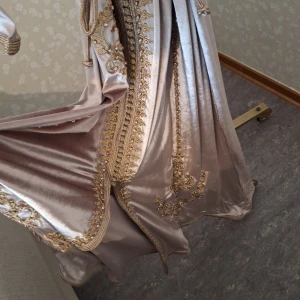 Kläning/kaftan helt ny stl one size - Ny oanvänd 