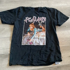 dotter merch - säljer den här dotter merchen då jag inte tycker om henne så mycket längre.
