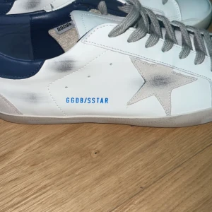 Golden gose - Snygga golden gose nästan aldrig använda 2-3 gånger skick 10/10 