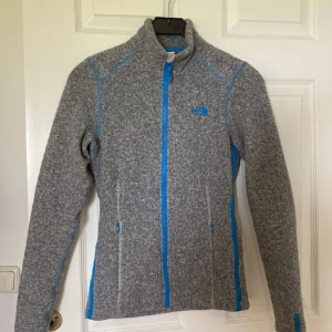 The north face  - The north face kofta i strl xs 💗nyskick  Använd gärna köp nu 💗