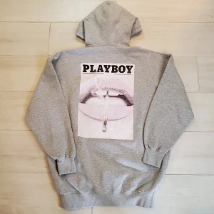 Playboy hoodie  - Lite knottrig men inget sjukt  