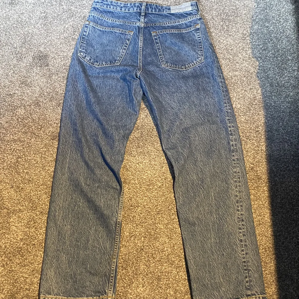 Loose jeans. Köpta för ca 900 kr.. Jeans & Byxor.