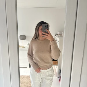 Fin stickad tröja  - Säljer denna sköna och fina stickade tröjan