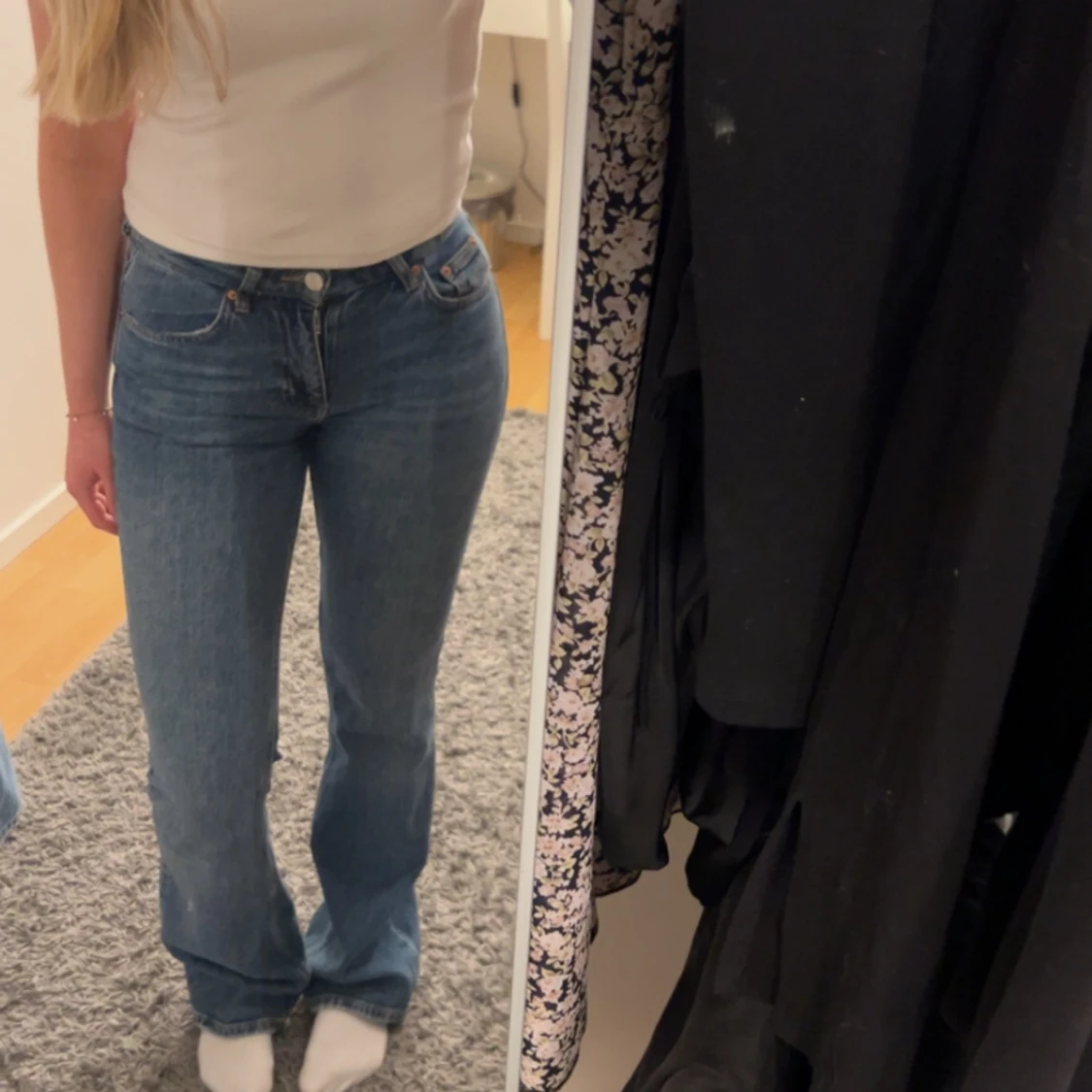 mörkblåa jeans - 91