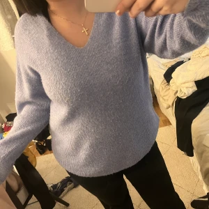 Lila stickad tröja - Använder inte🩷