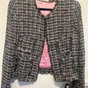 Maruschka de margo tweed blazer - Köpt i Sturegallerian Sthlm. Nypris 8500