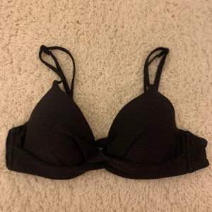 bikinitopp - bikinitopp från nelly i 75c🥰