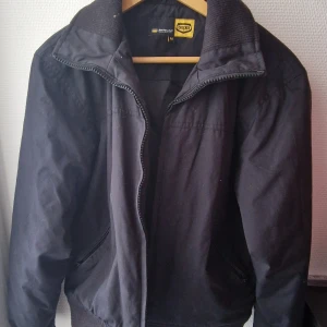 Bomberjacka  - Frän bomberjacka vintage fint skick rensar garderoben 