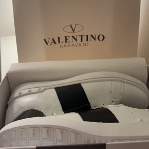 Valentinos - Svarta valentinos Storlek 41, Helt oanvända, bara provade en gång