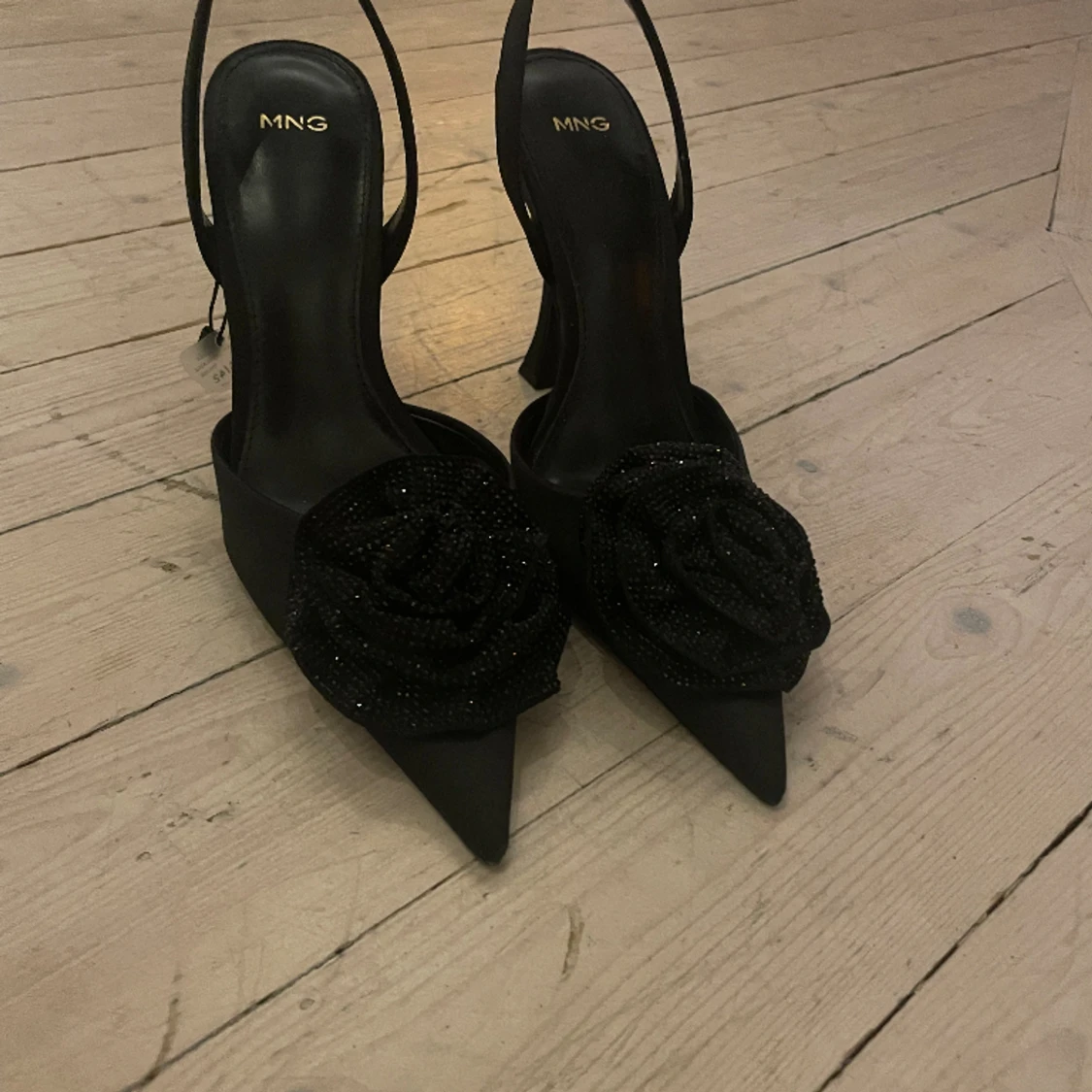Slutsålda klackar från Mango - 90