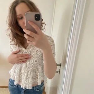 Sthlms-stil/Coquette topp  - Supersöt coquette top Passar också för sthlms-stil Inga defekter  Sparsamt använd 