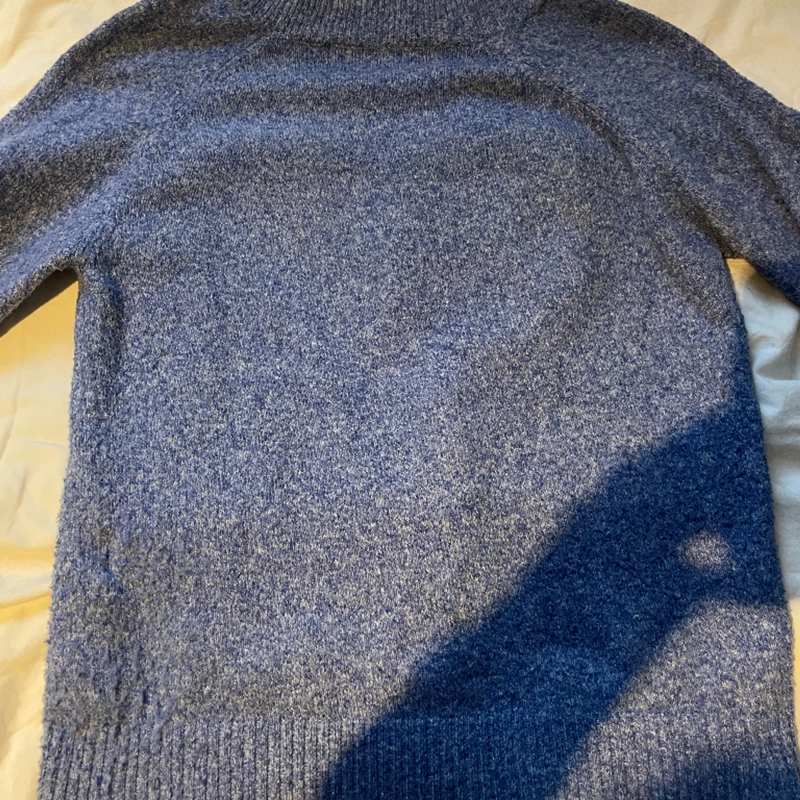 Blå stickad tröja - 90