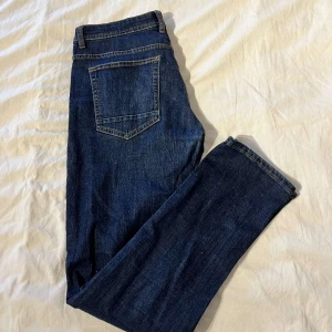 Smog Jeans - Smog Jeans. Storlek 32 32. Köparen står för frakten. Priset kan diskuteras vid snabb affär. 