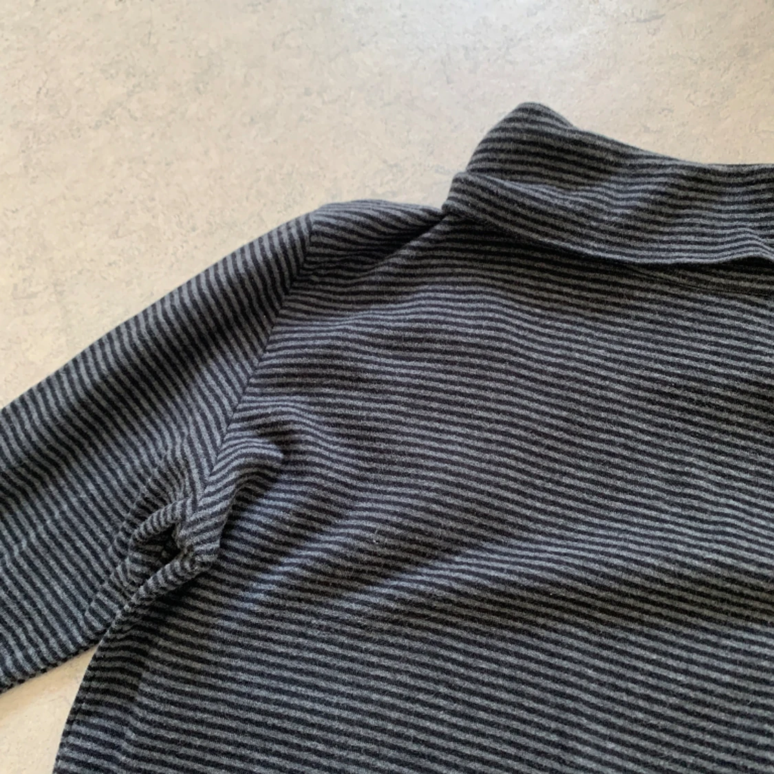 UNIQLO långhalsad tröja