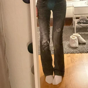 Ltb jeans - Lågmidjade jeans från Ltb. Mycket bra skick men tyvärr för små på mig💗