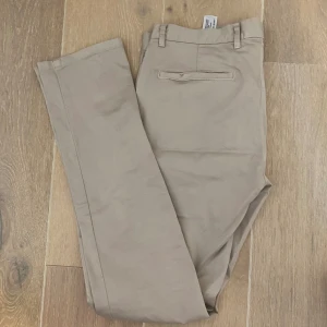 Chinos - Skriv för för fler bilder