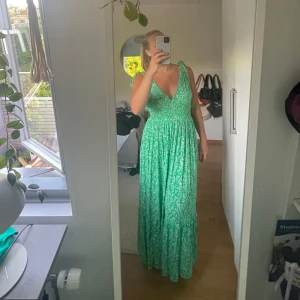 Zara-klänning - Somrig långklänning från zara🌸