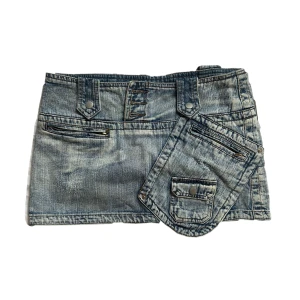 Kjol - Supersöt kjol som inte kommer till användning💕 är i M men sitter mer som en S