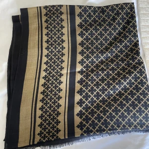 Malene Birger sjal - Så cool sjal från by malene Birger. Aldrig använd så super fint skick!💞