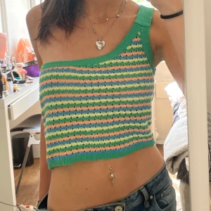 Topp - Jättesöt virkad topp i olika färger 😍🌺