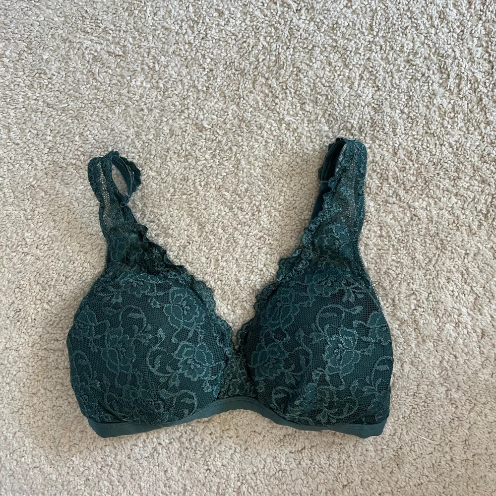 Fin bralette från Cubus i storlek medium, helt oanvänd pga fel storlek.. Övrigt.