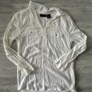 DKNY skjorta/blus - Fint skick. 