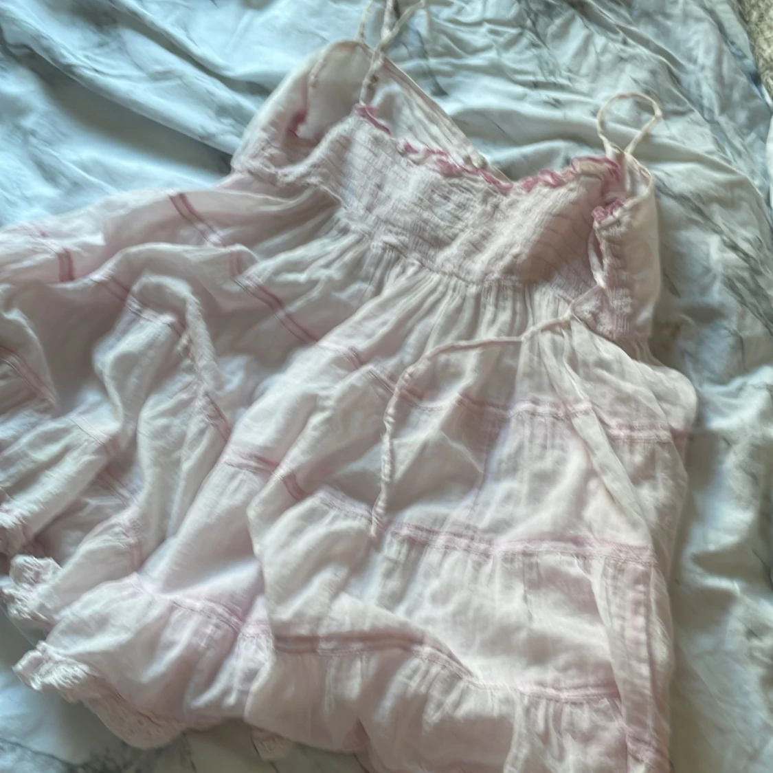 Säljer en skit snygg ljus rosa volang topp från turquoise, (den är dock gammal så finns inte att köpa ny) - 91