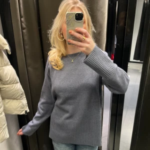 Stickad tröja - Blå stickad tröja från Zara💗