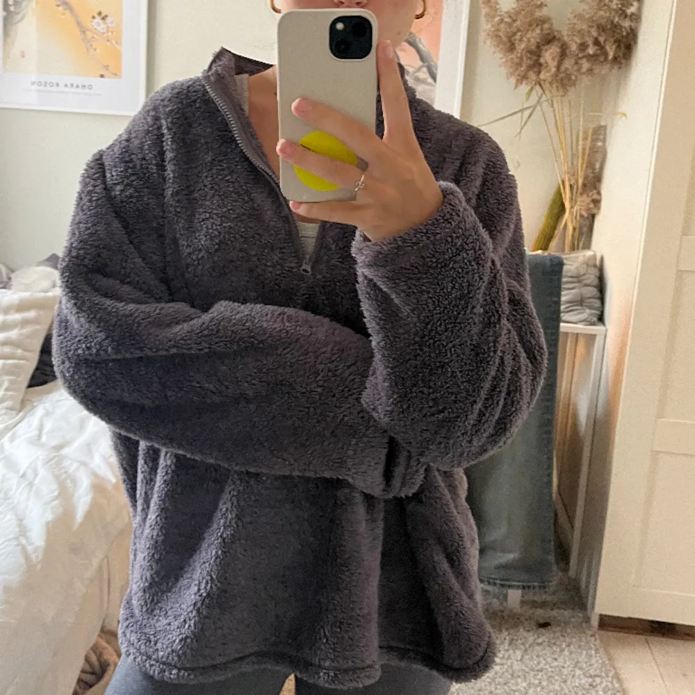 Super skön och snygg fleece tröja/jacka❤️Perfekt oversized. Jackor.