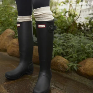 Hunter original gummistövlar  - Säljer ett par fina stövlar som har användts fåtal gånger. Är i god skick och är ganska fina att ha. I storlek 38 men passar även 37. 