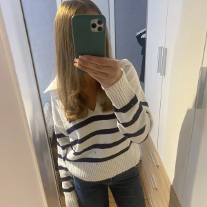 Randig tröja - En as snygg randig tröja från GinaTricot, bra skick!