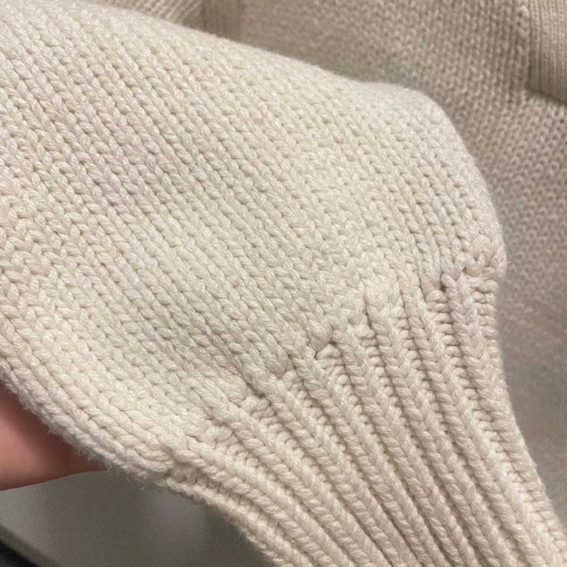 Stickad tröja   - 91